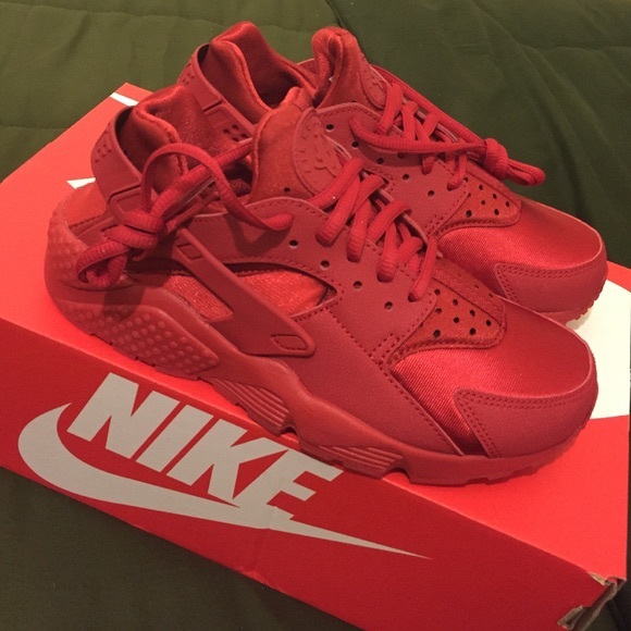 Nike Shoes - All Red Nike Huaraches Nike Shoes - All Red Nike Huaraches